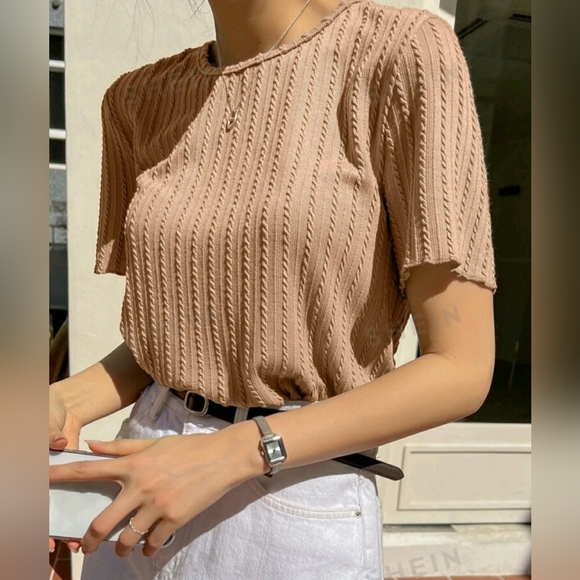 dazy Tops - DAZY Lettuce Trim Textured Solid Tee, Khaki color size M